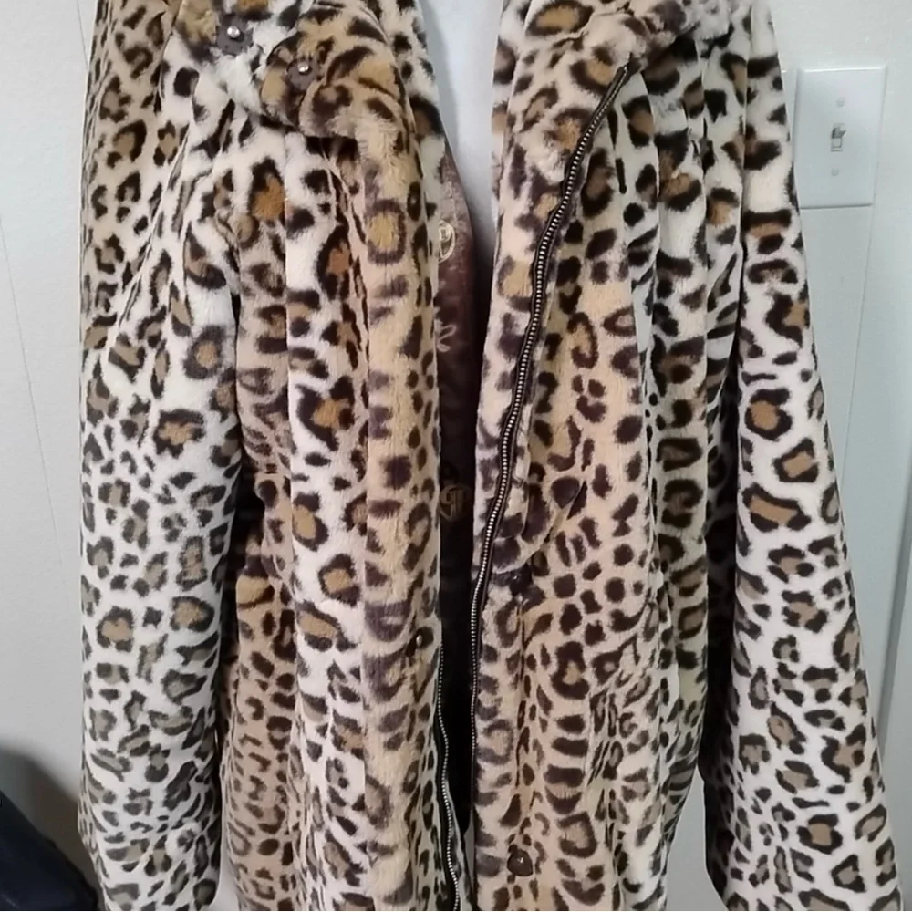 Dennis Basso Animal Print Teddy Jacket - Picture 5 of 13